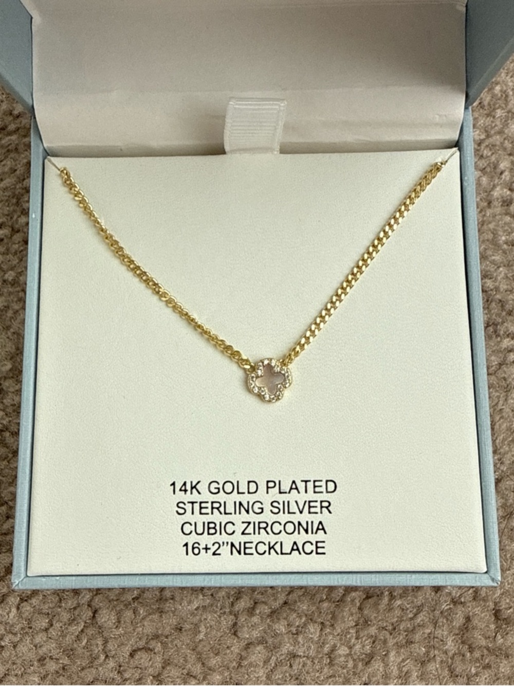Gold clover necklace
